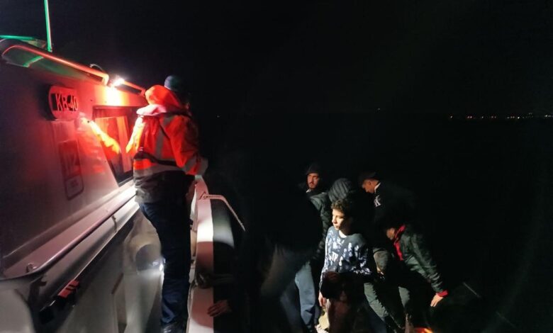 ayvalik aciklarinda 24 duzensiz gocmen yakalandi ebdb49f |