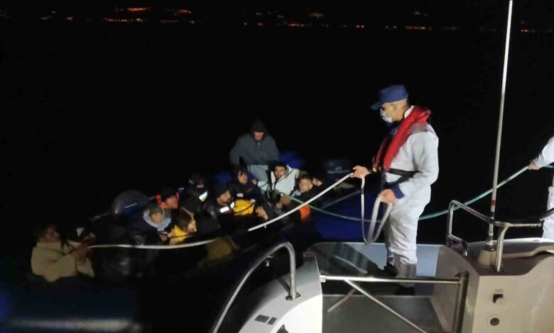 Ayvalık’ta 1’i çocuk 18 düzensiz göçmen yakalandı 1 ayvalikta 1i cocuk 18 duzensiz gocmen yakalandi 8950313 |