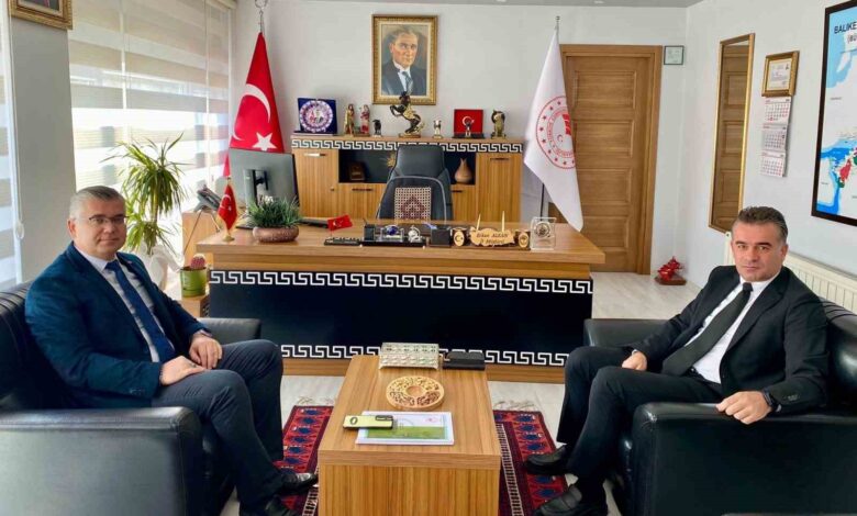 Balıkesir Tarımı ve Su Yönetimi Konuları Masaya Yatırıldı 1 balikesir tarimi ve su yonetimi konulari masaya yatirildi 9869055 |