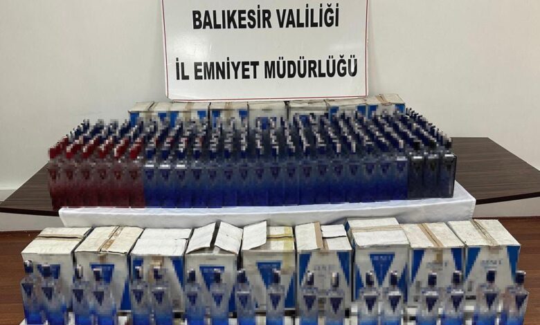Balıkesir’de eş zamanlı operasyon: Bin 611 adet kaçak alkollü içki şişesi ele geçirildi 1 balikesirde es zamanli operasyon bin 611 adet kacak alkollu icki sisesi ele gecirildi 15416f7 |