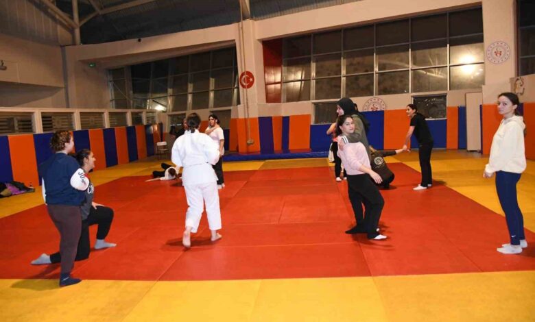 balikesirde kadinlar judo egitimlerine basladi a5b6365 |