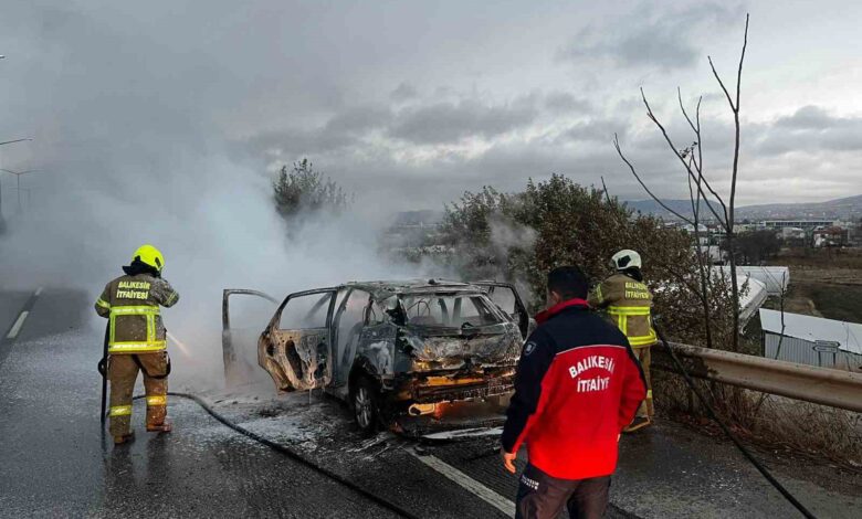 balikesirde otomobil seyir halindeyken yandi 9ba1151 |