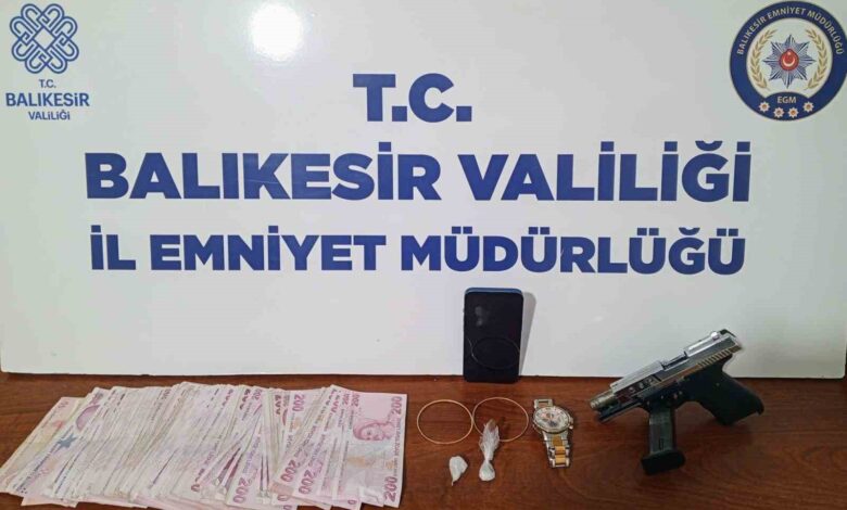 Bandırma’da hırsızlık şüphelisi tutuklandı 1 bandirmada hirsizlik suphelisi tutuklandi 822c2f5 |