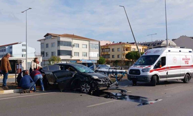 Bandırma’da trafik kazası: 3 yaralı 1 bandirmada trafik kazasi 3 yarali 9d84310 |