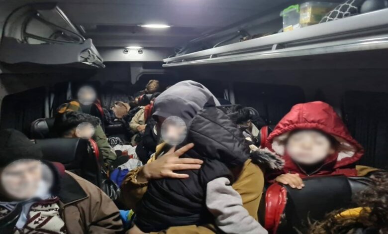 canakkalede gocmen kacakciligi operasyonuna 15 tutuklama af64350 |
