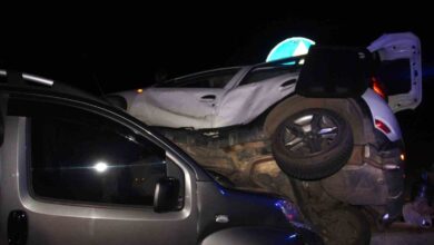 canakkalede iki arac carpisti otomobilde sikisan kadin ve 4 aylik bebek kazayi yara almadan atlatti 6fede9a |