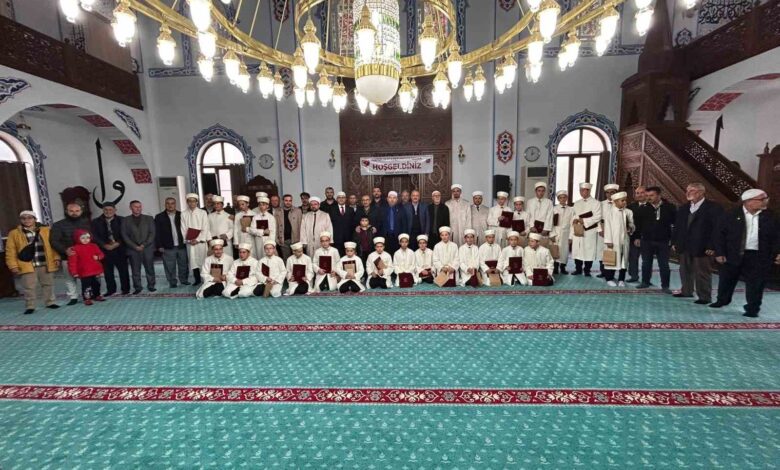 Edremit’te 26 hafız icazet aldı 1 edremitte 26 hafiz icazet aldi 807d0d9 |