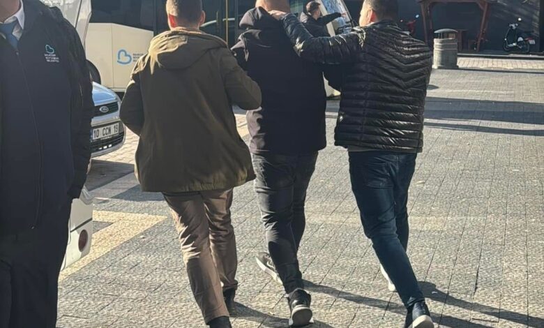 Gönen’de "askere gidiyoruz" diyerek vatandaşları dolandıran 2 kişi yakalandı 1 gonende askere gidiyoruz diyerek vatandaslari dolandiran 2 kisi yakalandi e86157b |