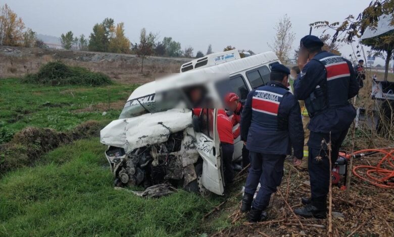 zincirleme kazada surucunun sikistigi arac calinti cikti 33fdea3 |