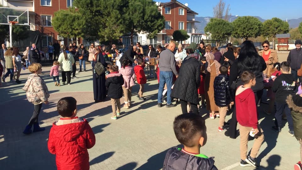 Tutum, Yatırım ve Türk Malları Haftası için Okulda Geleneksel Pazar Kuruldu 8 13 1 |