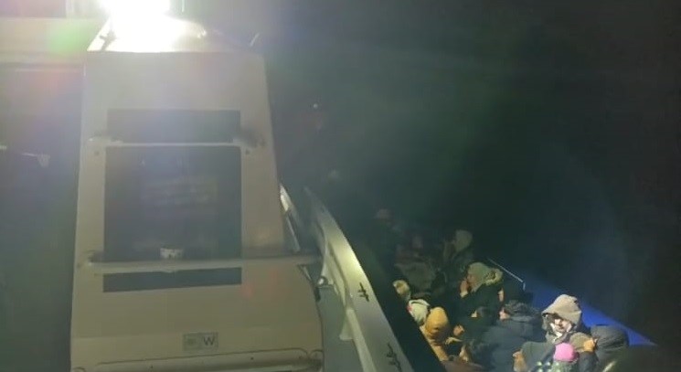 Çanakkale’de 33 kaçak göçmen kurtarıldı 1 AW345085 01 |