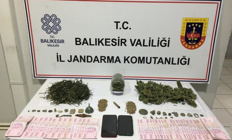 balikesirde 12 ilcede kacakcilik operasyonu 3930a7b |