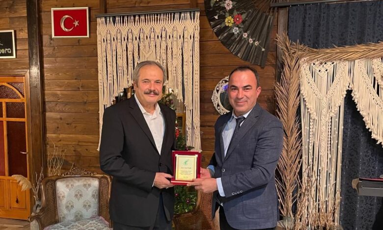 Balıkesir’de okulda ağlatan veda 1 balikesirde okulda aglatan veda 06da966 |