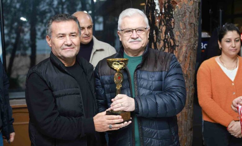 Briç Balıkesir il şampiyonası Burhaniye’de gerçekleşti 1 bric balikesir il sampiyonasi burhaniyede gerceklesti 836712c |