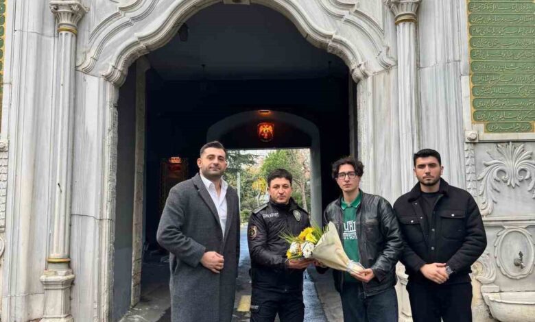 Bursasporlu taraftarlardan anlamlı ziyaret 1 bursasporlu taraftarlardan anlamli ziyaret 629fc3a |