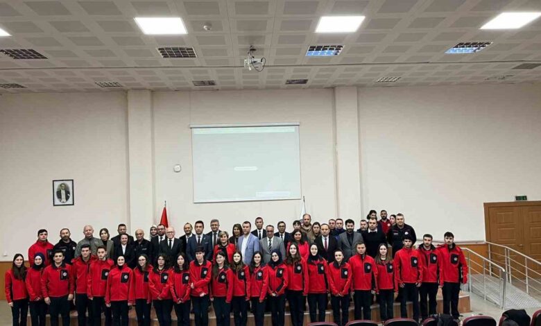 comu afet bolumu ogrencilerine uniforma giyme toreni gerceklestirildi 9e90fa4 |