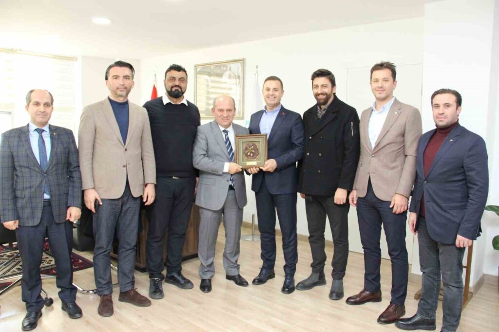 edremit ticaret odasi yonetim kurulu uyelerinden baskan akina ziyaret 9ba7a98 |