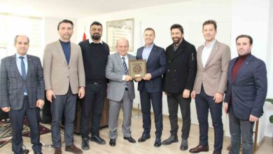 edremit ticaret odasi yonetim kurulu uyelerinden baskan akina ziyaret 9ba7a98 |