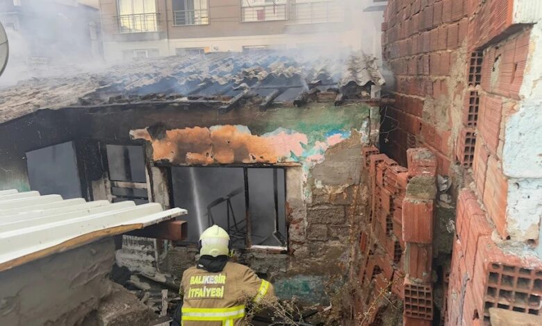 erdekte yangin bos ev kule dondu 6a067a3 |