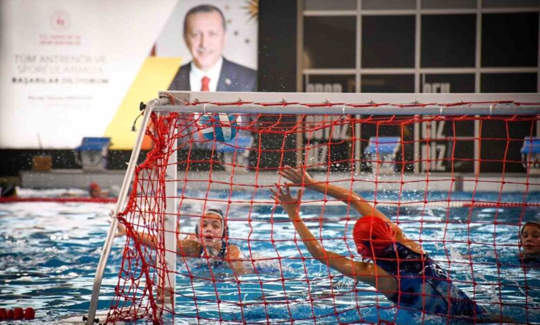 kadinlar turkiye sutopu sampiyonasi balikesirde basladi f479710 |