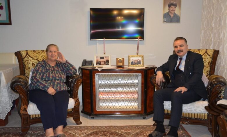Kaymakam Odabaş, şehit ve gazi ailelerini ziyaret etmeye devam ediyor 1 kaymakam odabas sehit ve gazi ailelerini ziyaret etmeye devam ediyor eb15875 |