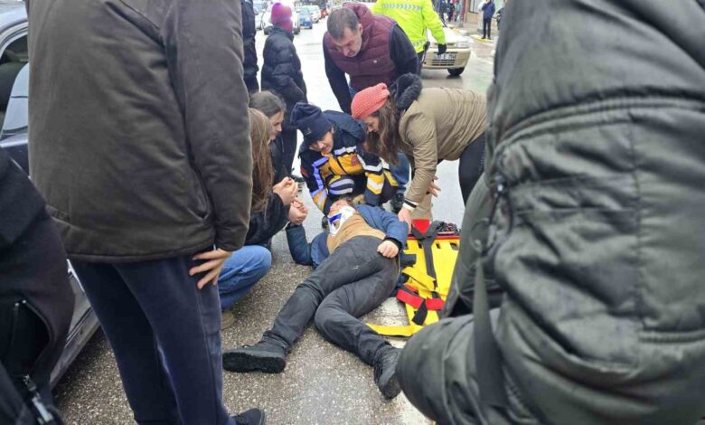 Otomobil, 11 yaşındaki çocuğun ayağının üzerinden geçti 1 otomobil 11 yasindaki cocugun ayaginin uzerinden gecti a540cbc |