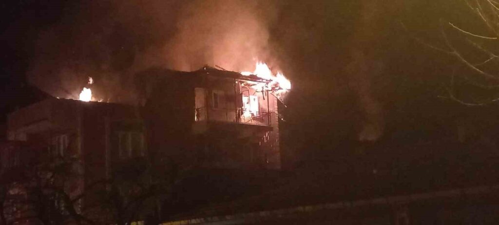 sindirgida cikan yanginda ev kullanilmaz hale geldi 1070e57 |