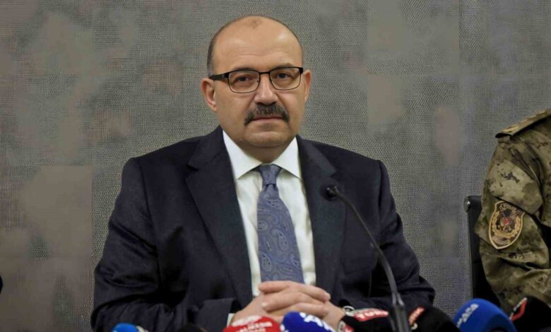 Vali Ustaoğlu: “Patlamayla ilgili 3, kazayla ilgili 2 kişi tutuklandı” 1 vali ustaoglu patlamayla ilgili 3 kazayla ilgili 2 kisi tutuklandi bbd480e |