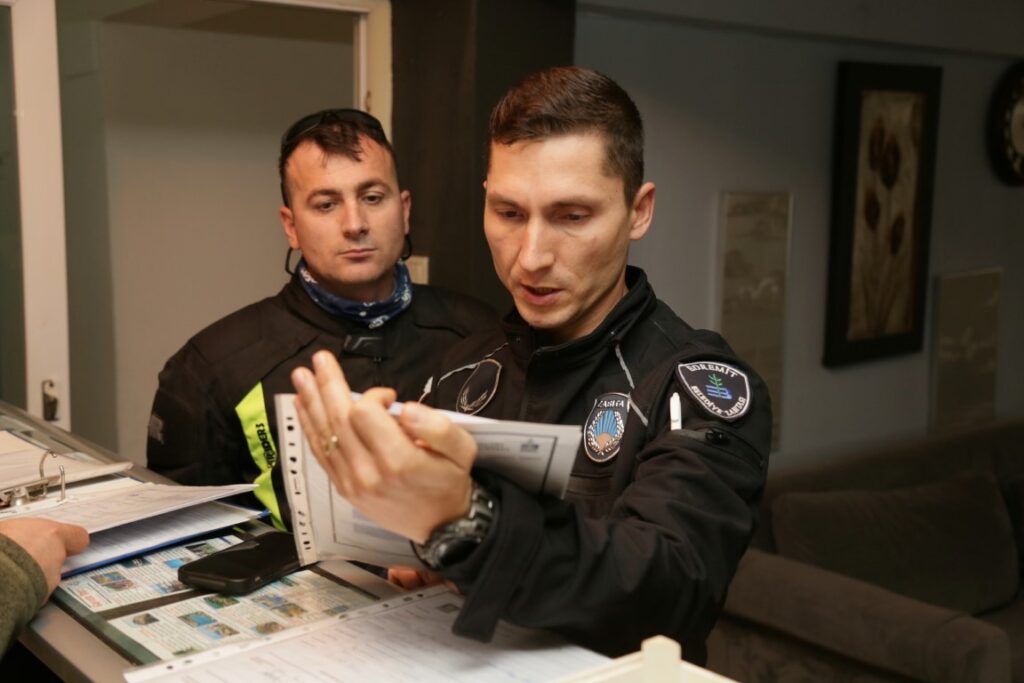 Edremit Belediyesi turizm işletmelerine denetim gerçekleştiriyor 4 678289413EDREMIT BELEDIYESI TURIZM ISLETMELERINE DENETIM GERCEKLESTIR |