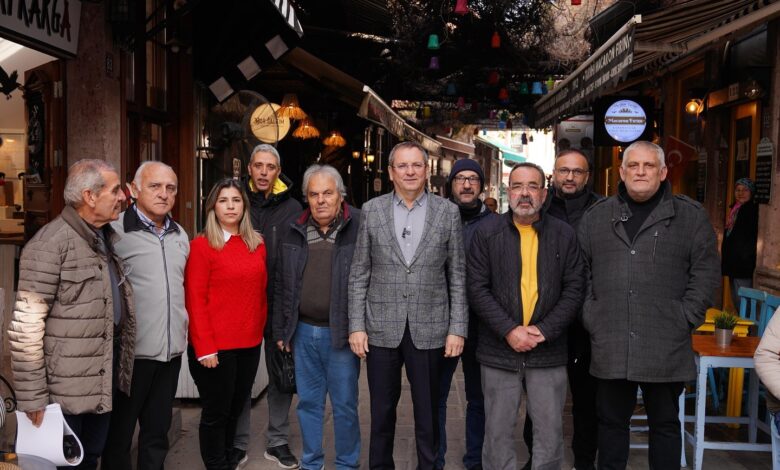 ayvalik belediye baskani mesut ergin yeni yilin ilk bulusmasini camli kahvede gerceklestirdi 4a00231 |