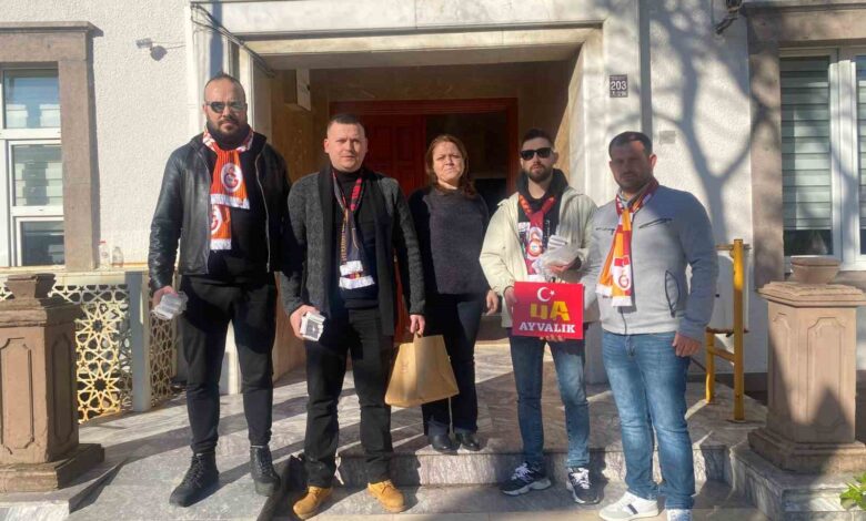 ayvalikta galatasarayin taraftar grubundan alzheimer hastalarina anlamli destek 8ccb37d |