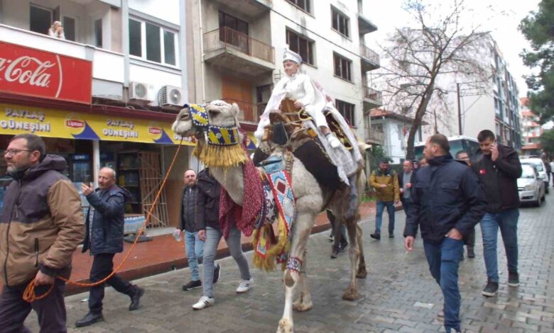 Balıkesir’de develi sünnet geleneği devam ediyor 1 balikesirde develi sunnet gelenegi devam ediyor 4e5d9b4 |