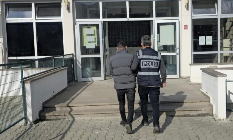 Balıkesir’de hapis cezası bulunan 22 şahıs tutuklandı 1 balikesirde hapis cezasi bulunan 22 sahis tutuklandi a74b50b |