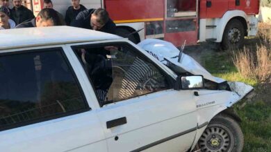balikesirde hiz yapan otomobil kamyona arkadan carpti 1 yarali 8659cfc |