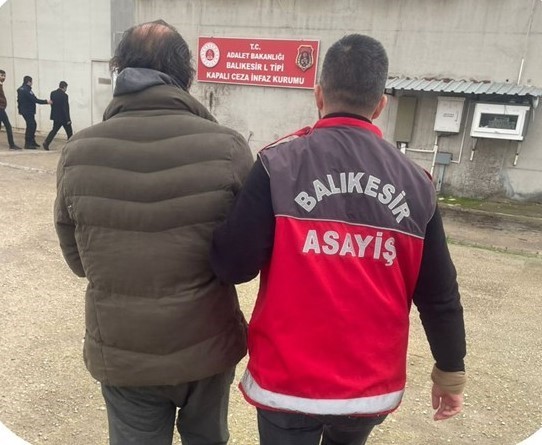 balikesirde kesinlesmis hapis cezasi bulunan 26 firari yakalandi 7f58b7e |