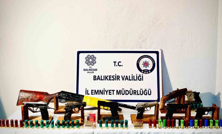 balikesirde safak operasyonu 13 ikamete es zamanli baskin e31dac8 |