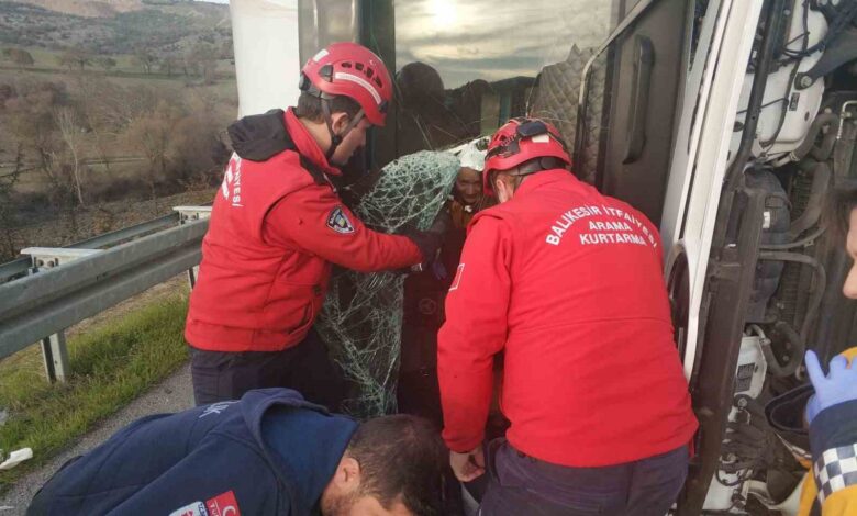 balikesirde tir yan yatti 1 yarali 14004c9 |