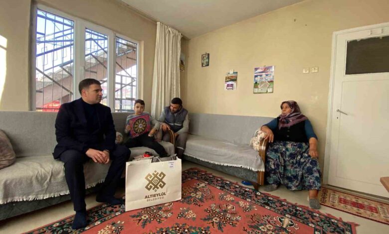 Başkan Şehirli’den Yeni yılın ilk ziyaret kazazede çocuklara 1 baskan sehirliden yeni yilin ilk ziyaret kazazede cocuklara 5fbbafd |