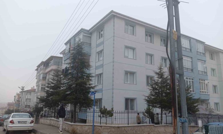 bicakla esini agir yaralayip intihar etti 2fb694d |