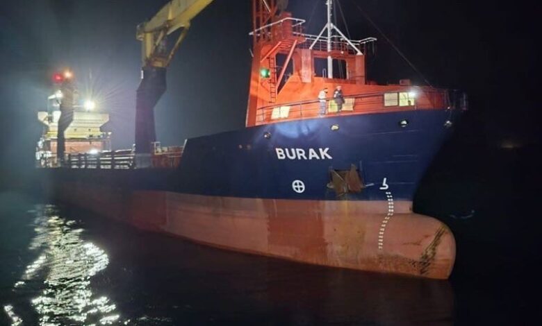 canakkale bogazindan gecen kuru yuk gemisi makine arizasi yapti 3626b87 |