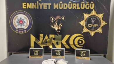 canakkalede bir aracin yolcu koltugunda piyasa degeri 35 milyon tl olan 1 kilo 50 gram metamfetamin ele gecirildi 1851341 |