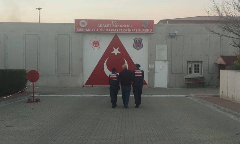 dolandiricilik sucundan aranan kisi edremitte yakalandi 2ced346 |