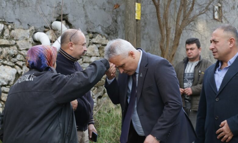 Edremit Belediyesi’nden taziye ziyareti 1 edremit belediyesinden taziye ziyareti df5058c |