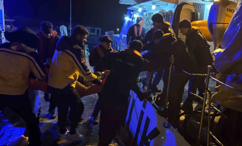gokceadada rahatsizlanan vatandasin tibbi tahliyesi sahil guvenlik ekiplerince gerceklestirildi 20d928d |