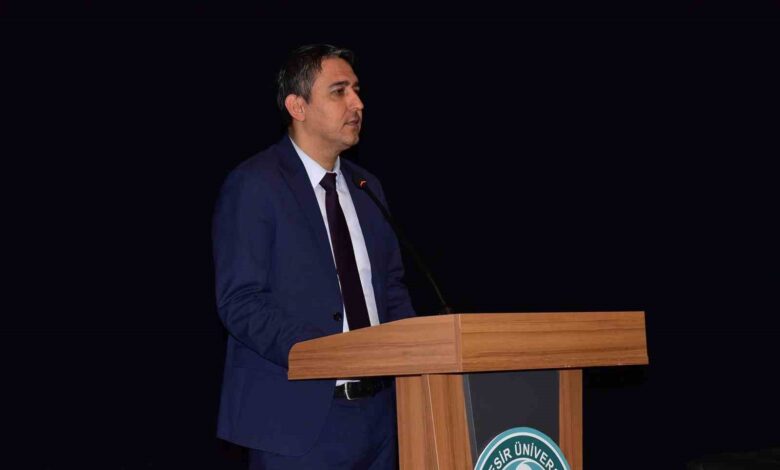 Mehmed Âkif, Balıkesir’e gelişinin 105’nci yılında panelle anıldı 1 mehmed kif balikesire gelisinin 105nci yilinda panelle anildi aaed513 |