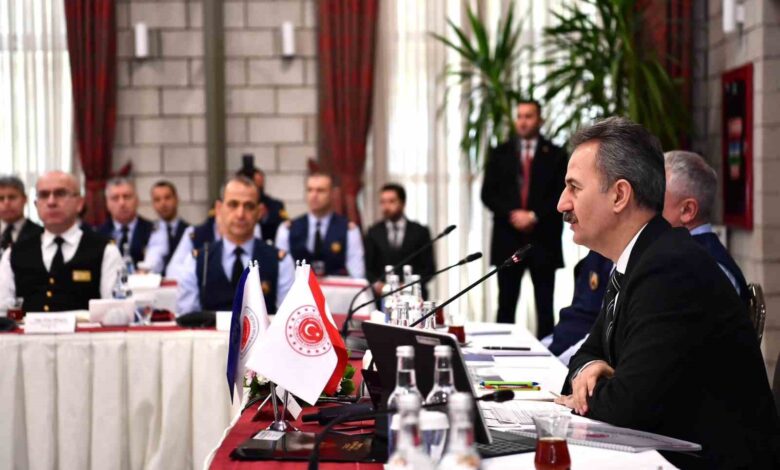 savunma sanayii baskani gorgun kaanin degerlendirme toplantisina katildi 264cf37 |