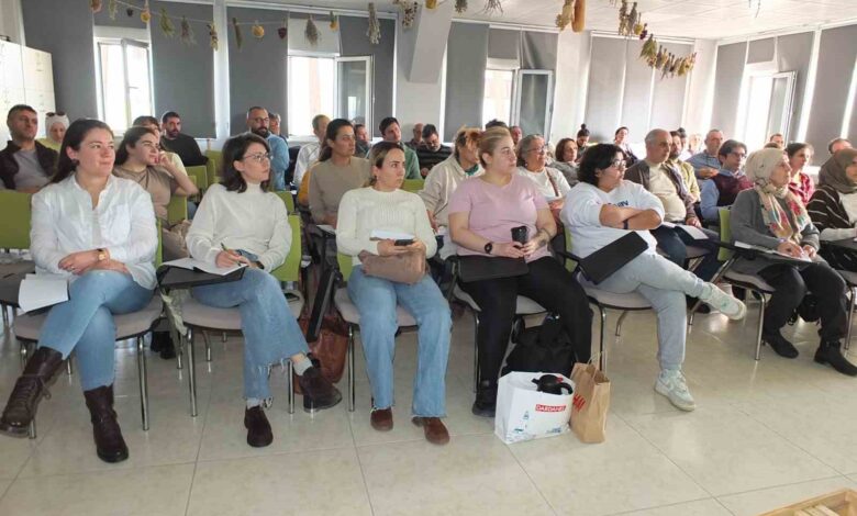 turkiyenin degisik illerinden gelip burhaniyede aricilik ogrendiler 3d0dfec |