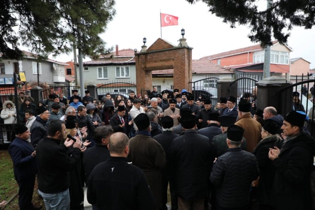 1046492039EDREMIT BELEDIYE BASKANI MEHMET ERTAS SEHIT KAYMAKAMI MEZARI 1046492039EDREMIT BELEDIYE BASKANI MEHMET ERTAS SEHIT KAYMAKAMI MEZARI 1024x682 |