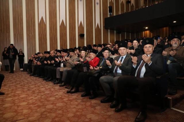 1046492366EDREMIT BELEDIYE BASKANI MEHMET ERTAS SEHIT KAYMAKAMI MEZARI 1046492366EDREMIT BELEDIYE BASKANI MEHMET ERTAS SEHIT KAYMAKAMI MEZARI 1024x682 |