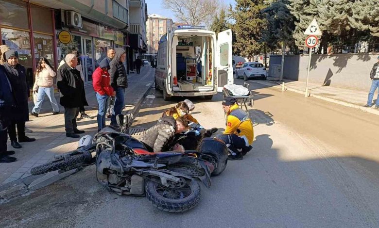 Acısını unutup, arkadaşını teselli etti 1 acisini unutup arkadasini teselli etti 8472544b4dd3 |